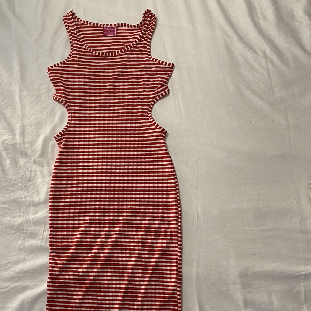 Special one size M red striped cut-out dress